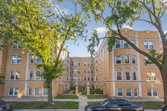 Building Photo - 7407 N Hoyne Ave