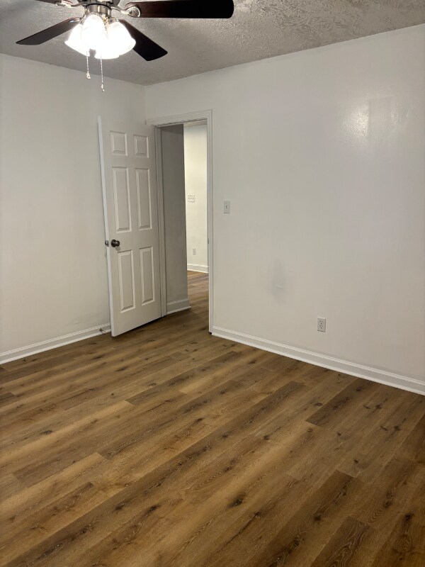 Building Photo - 3704 Pine Knoll Dr