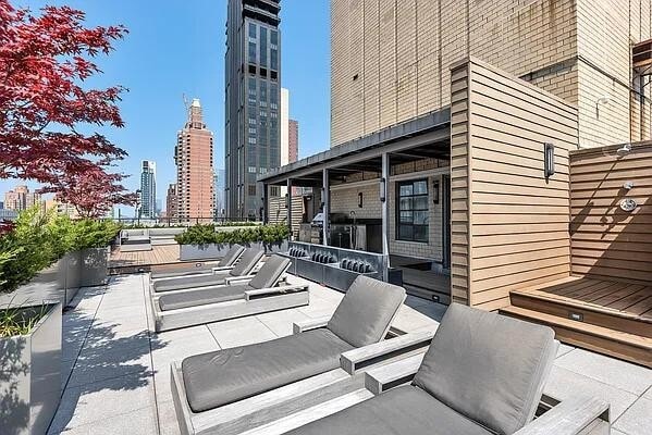 Building Photo - 407 Park Ave S