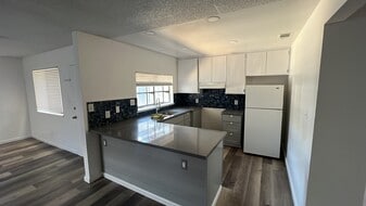 Building Photo - 2566 Gareth Cir