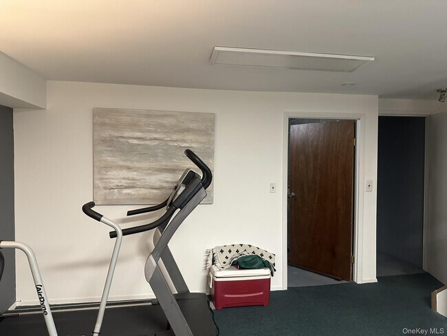 Building Photo - 200 Hilton Ave