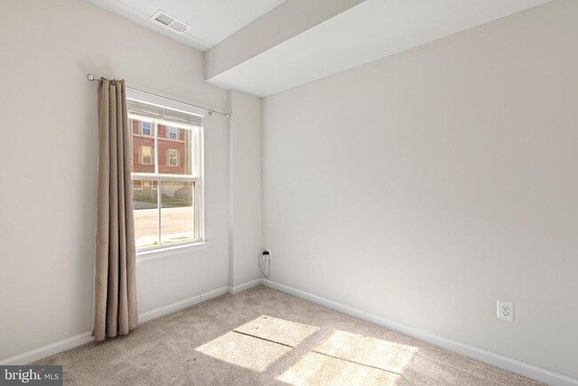 Building Photo - 537 Willow Bend Dr