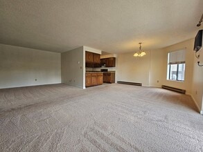 Building Photo - Spacious Condo on the South Hill