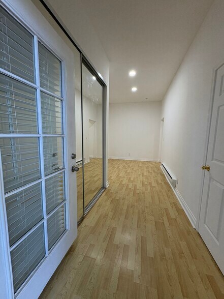 Building Photo - 1402 San Remo Dr