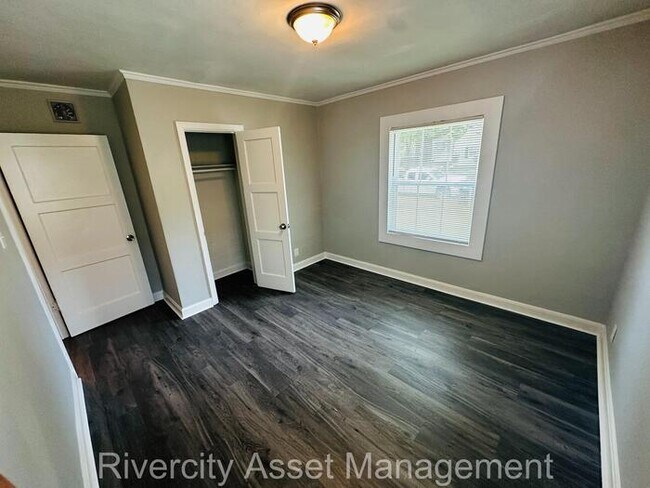 Building Photo - BERCLAIR BEAUTY, SECTION 8 WELCOMED!!!!!