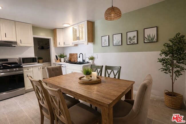 Building Photo - 522 Westminster Ave