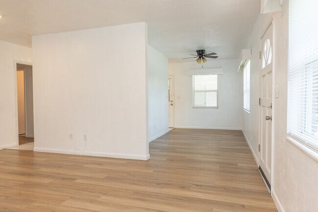 Building Photo - 108 N Kentucky Ave