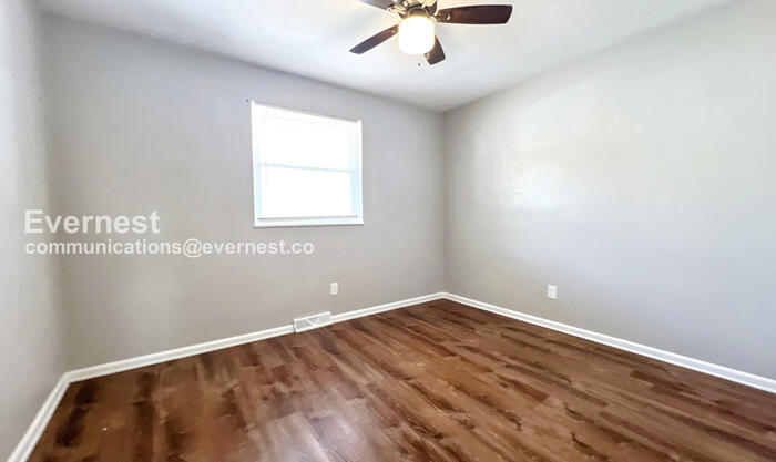 Building Photo - 9515 E 18 St S