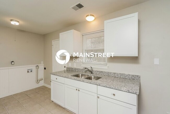 Building Photo - 3 Bedroom Pet-Friendly Home in Louisville,...