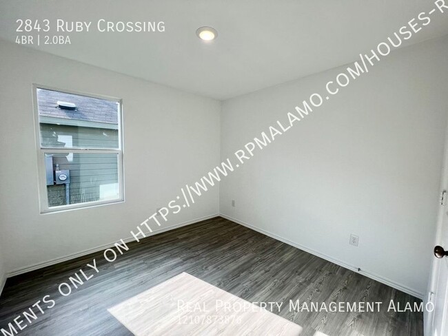 Building Photo - **MOVE-IN SPECIAL** Coming Soon! AMAZING 4...