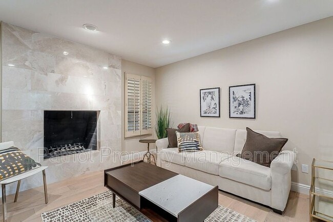 Building Photo - 8602 E Vista Del Lago