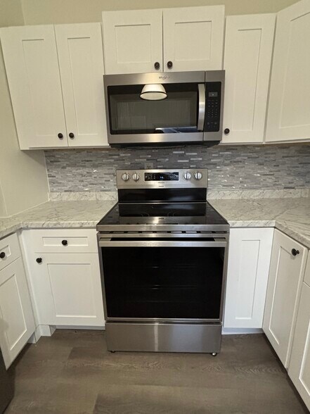 Building Photo - 1003 S Elm Ave