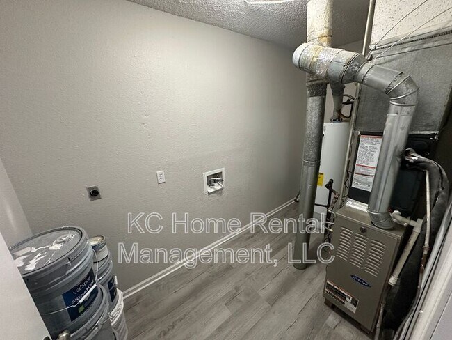 Building Photo - 812 Saddlewood St
