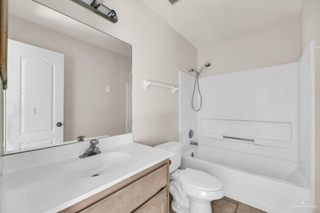 Building Photo - 13 Agua Fina Ave
