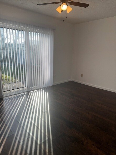 Building Photo - 11008 Misty Summit Dr