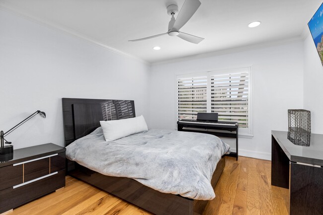 Building Photo - 4401 N Ocean Blvd