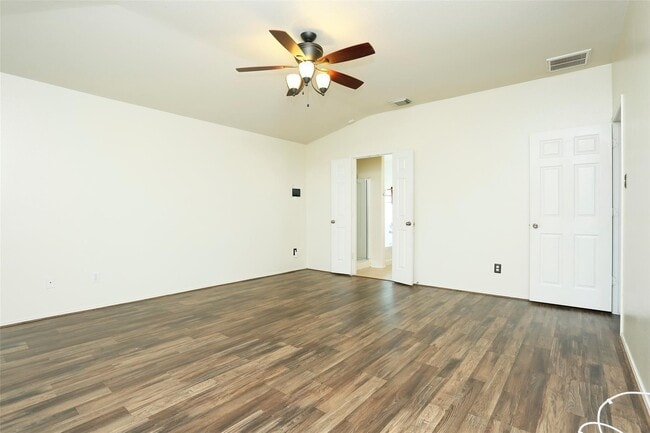 Building Photo - 1939 Wooded Acres Dr