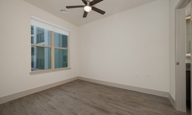Building Photo - 8900 Six Pines Dr