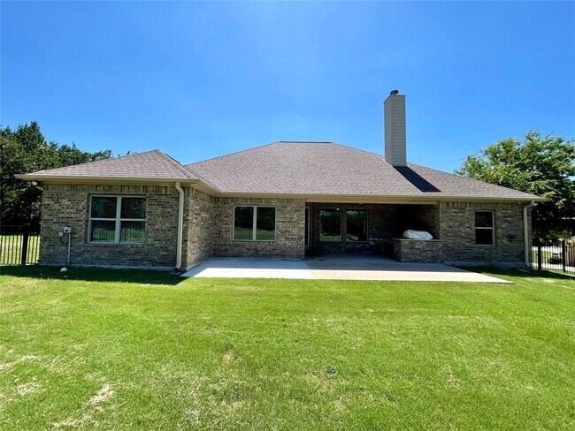 Building Photo - 145 Milestone Rd