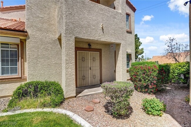 Building Photo - 8301 Boseck Dr