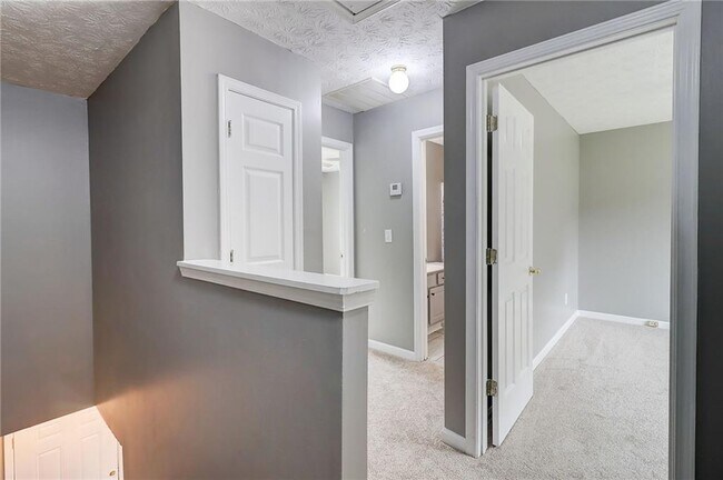 Building Photo - 1061 Chase Creek Ct