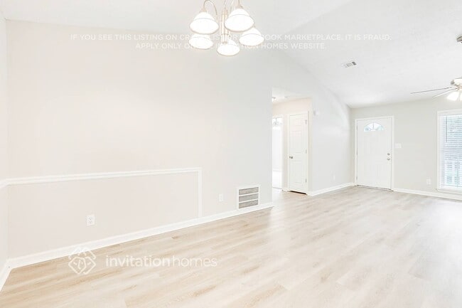 Building Photo - 110 Bradley Pl