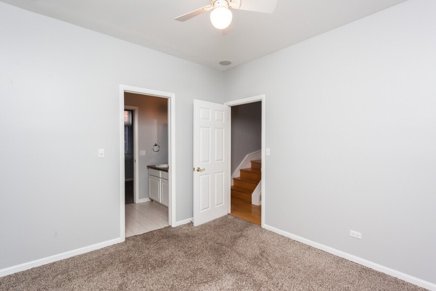 Building Photo - 2427 N Clybourn Ave