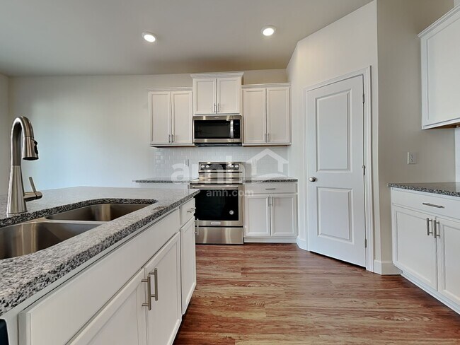 Building Photo - 9221 Shootingstar St SE