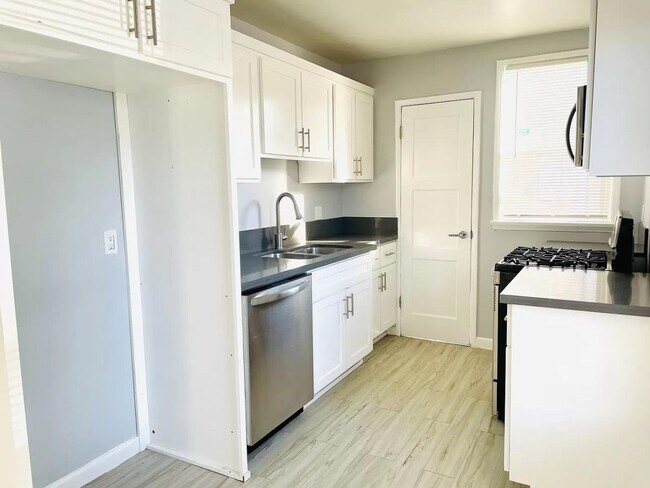 Building Photo - 4477 N Banner Dr