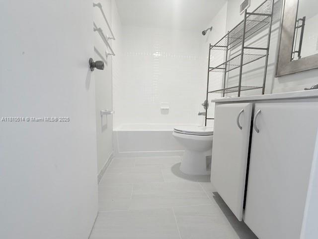 Building Photo - 1300 St Charles Pl