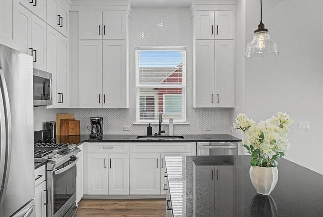 Building Photo - 2930 Moreno St