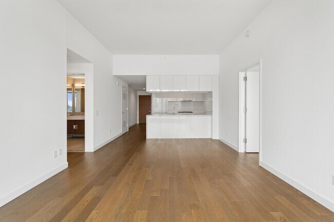 Building Photo - 99 Hudson St