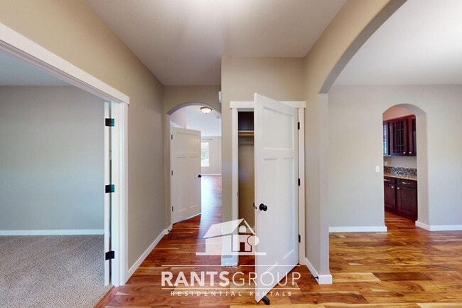Building Photo - Stunning 4-Bedroom, 2.5 Bathroom Home on a...