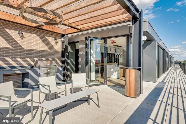 Building Photo - 1625 Eckington Pl NE