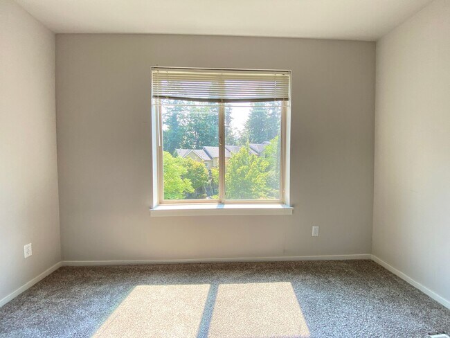 Building Photo - 2068 NW Boulder Way Dr