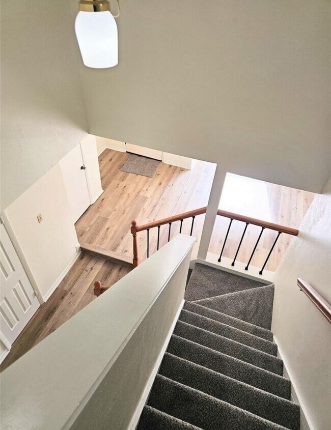 Building Photo - 24022 Spring Briar Ln