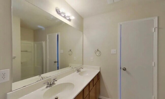 Building Photo - Beautiful 4-Bedroom Home in Forney