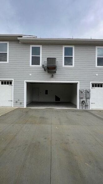 Building Photo - 1913 Cypress Ln