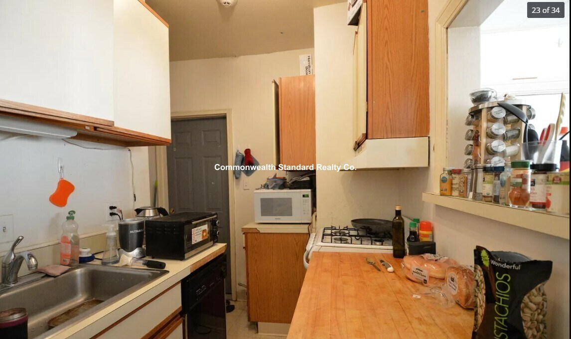 Building Photo - 100 St Mary's St