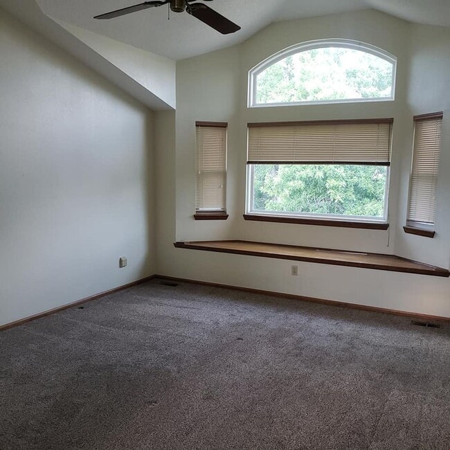Building Photo - Great Highlands Ranch Home with Views! Access to HR Rec Centers included in rent!