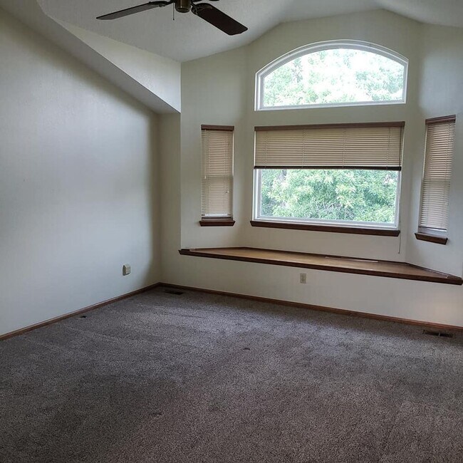 Building Photo - Great Highlands Ranch Home with Views! Access to HR Rec Centers included in rent! (Move in Specia...