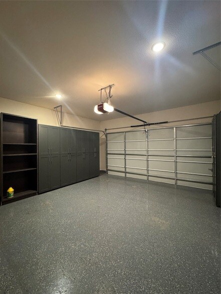 Building Photo - 504 Evergreen Rd