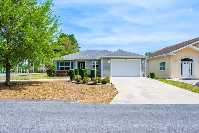 Building Photo - 1329 Paradise Dr