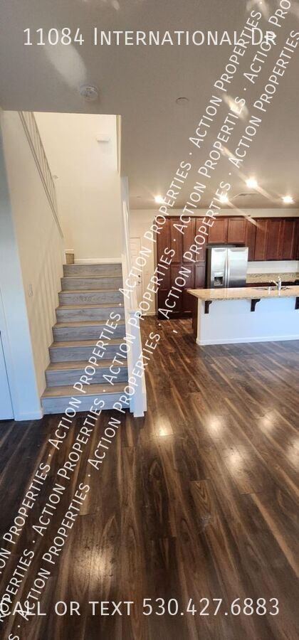 Building Photo - 11084 International Dr