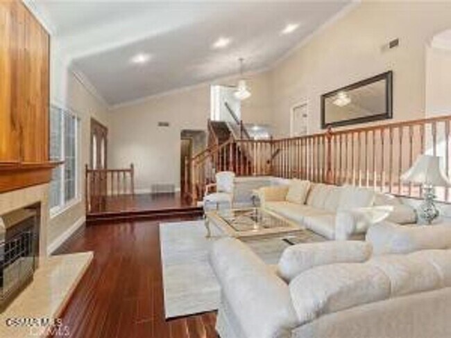 Building Photo - Beautiful 5-Bedroom Home in Westlake Village