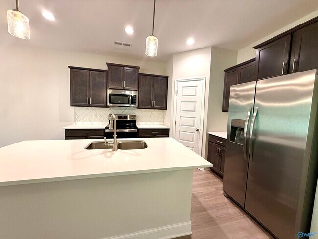 Building Photo - 4018 Rockland Cir SE