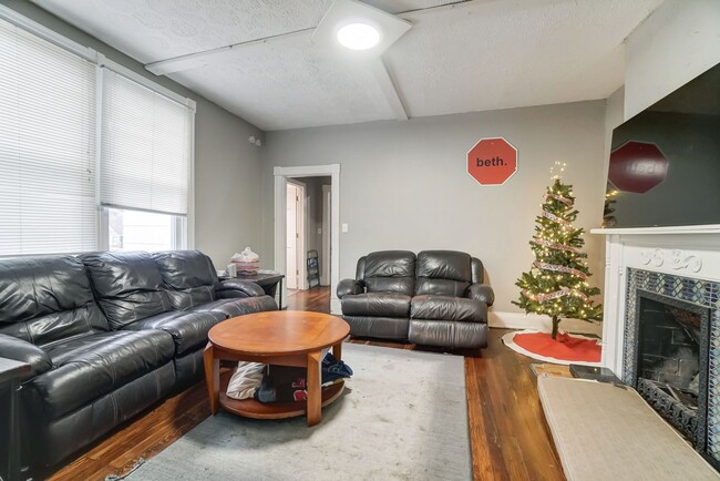 Building Photo - Large Clifton House For 2026-2027!