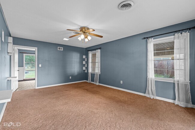 Building Photo - Home For Rent!