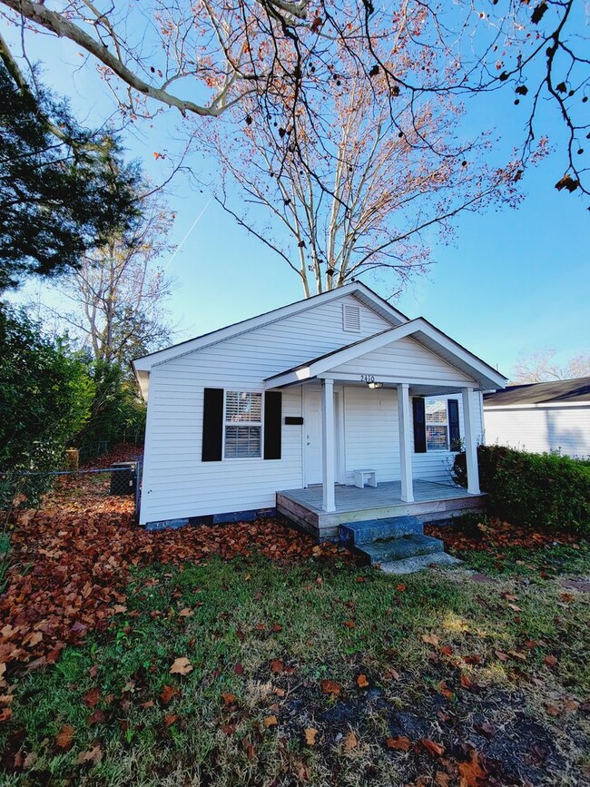 Building Photo - WRIGHTSVILLE AVE - Charming Cottage Style ...