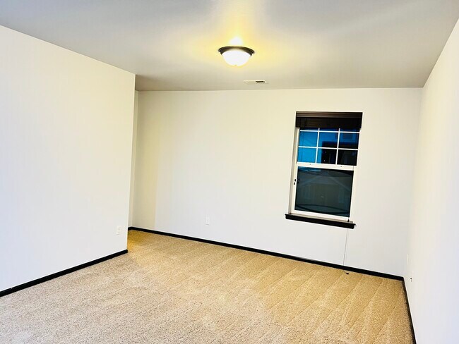 Building Photo - 5815 148th Pl NE